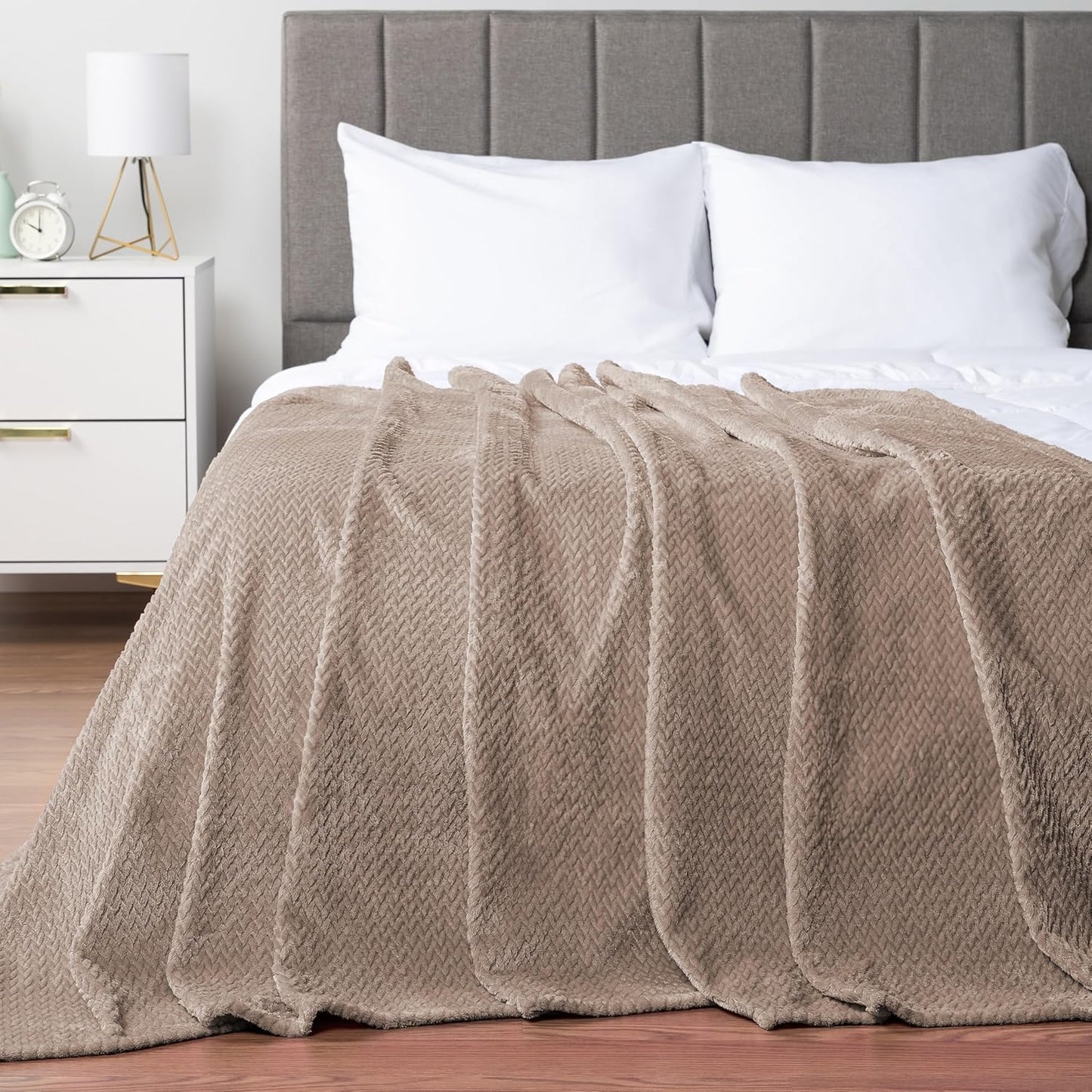 Taupe Jacquard Fleece Throw Blanket – Soft Lightweight Cozy Blanket 60x80 Inches