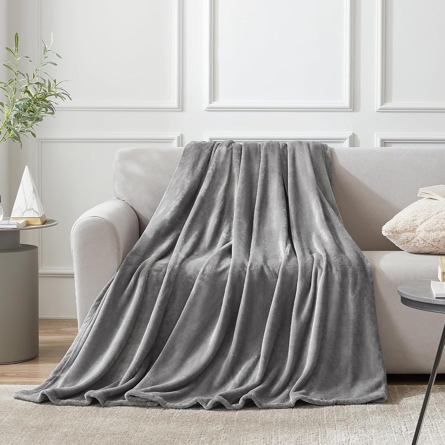 Queen Size Grey Fleece Blanket Super Soft Plush Flannel Blanket 90x90 Inches