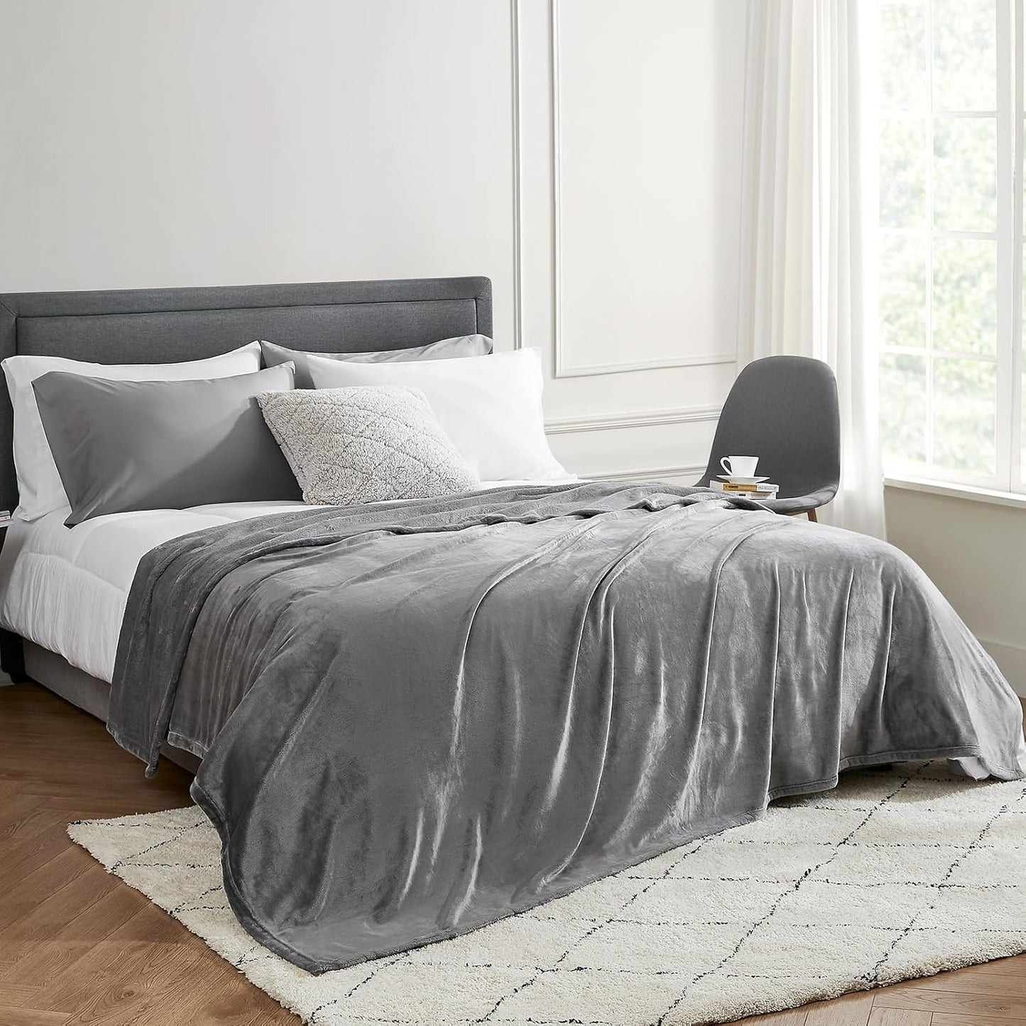 Queen Size Grey Fleece Blanket Super Soft Plush Flannel Blanket 90x90 Inches